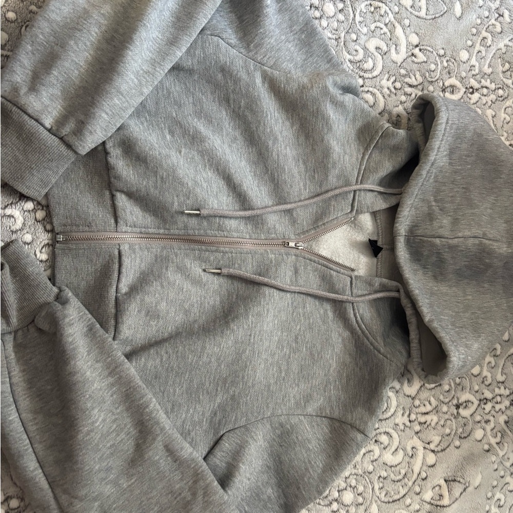 SHEIN Heather Gray and Black Zip-Up Cropped Hoodie